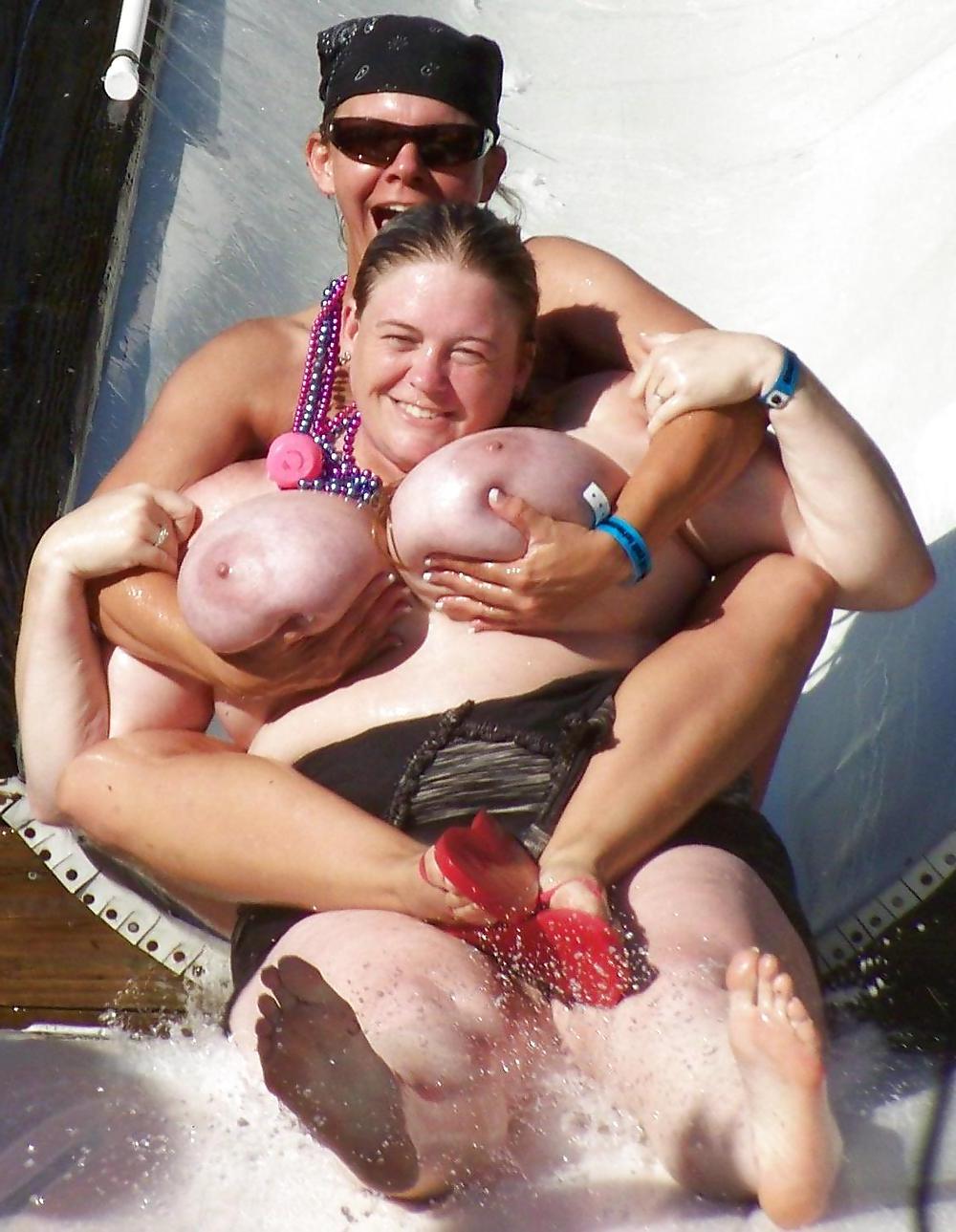 25P Chubby amateur in swimsuit