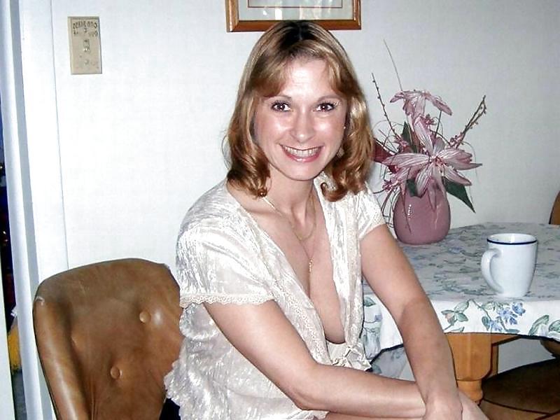 25P Mature blonde amateur