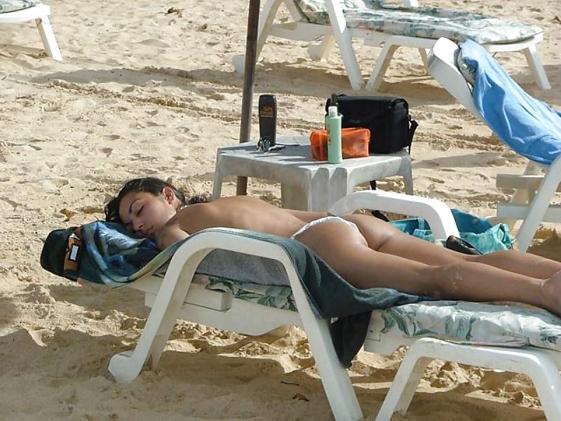 15P Public Amateur Thong Bikini ass and Tits on beach and pool