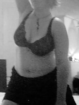 23P Amateur french slut on the web dating 