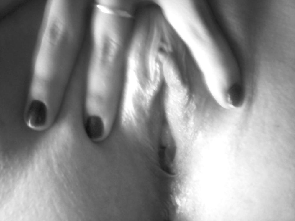 23P Amateur french slut on the web dating 