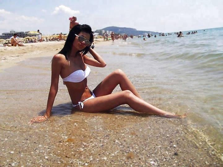 25P Bulgarian amateur girls tits pt.7