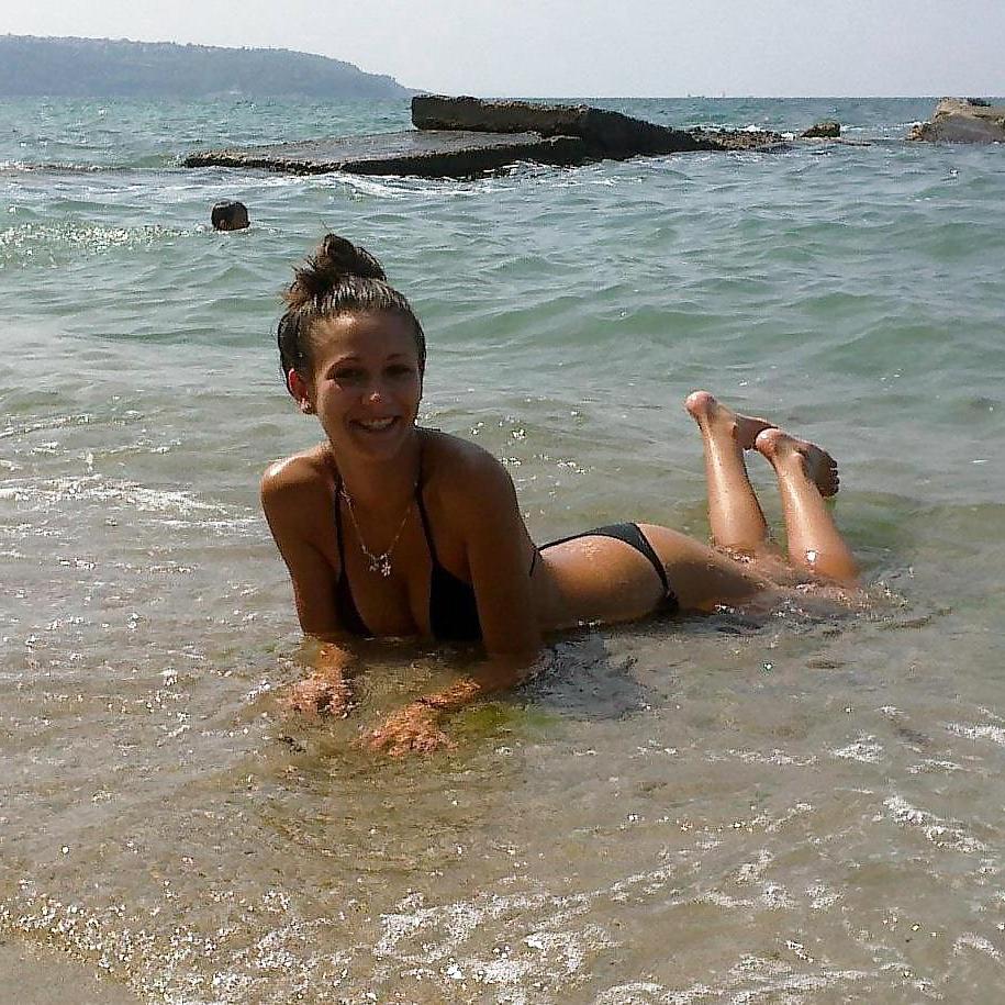 25P Bulgarian amateur girls tits pt.7