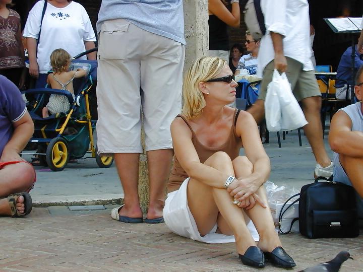 25P Amateur babes in white panties-STOP looking up my skirt! 4