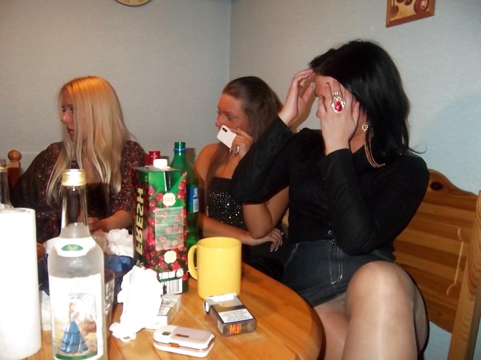 25P Amateur ladies in pantyhose-stop looking up my skirt! 6