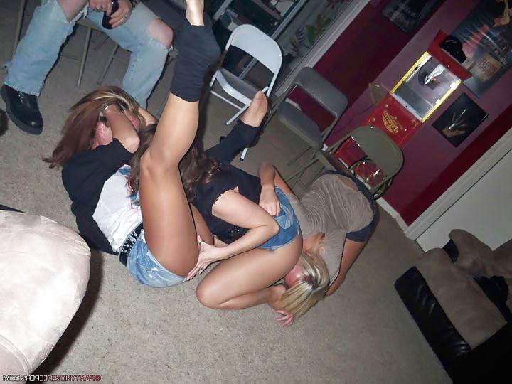 25P Amateur ladies in pantyhose-stop looking up my skirt! 6