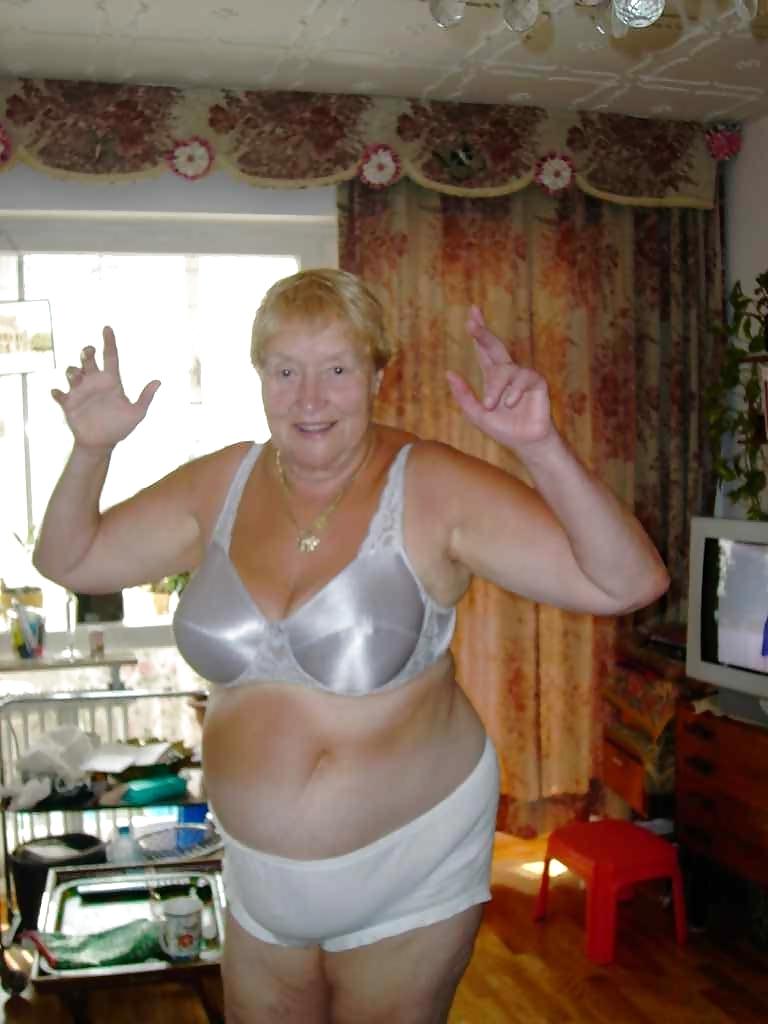25P Geile amateur omas