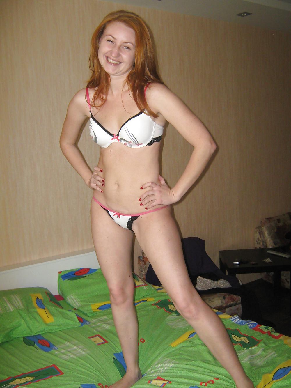 25P Amateur Private Photo 21 Redhead