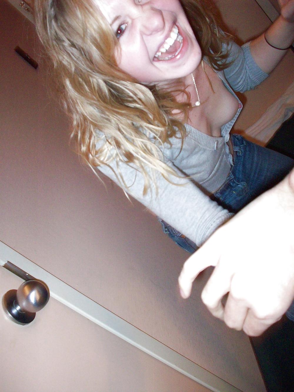 25P Amateur nip slips