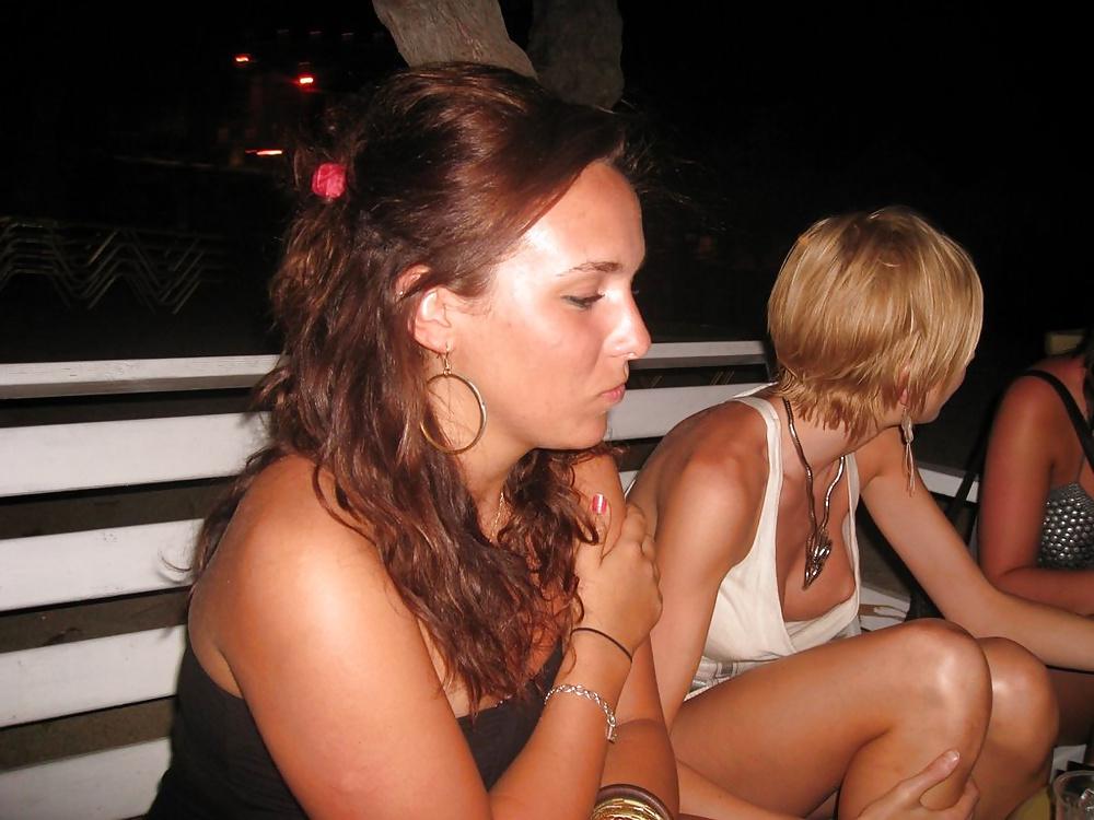 25P Amateur nip slips