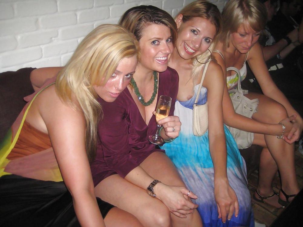 25P Amateur nip slips