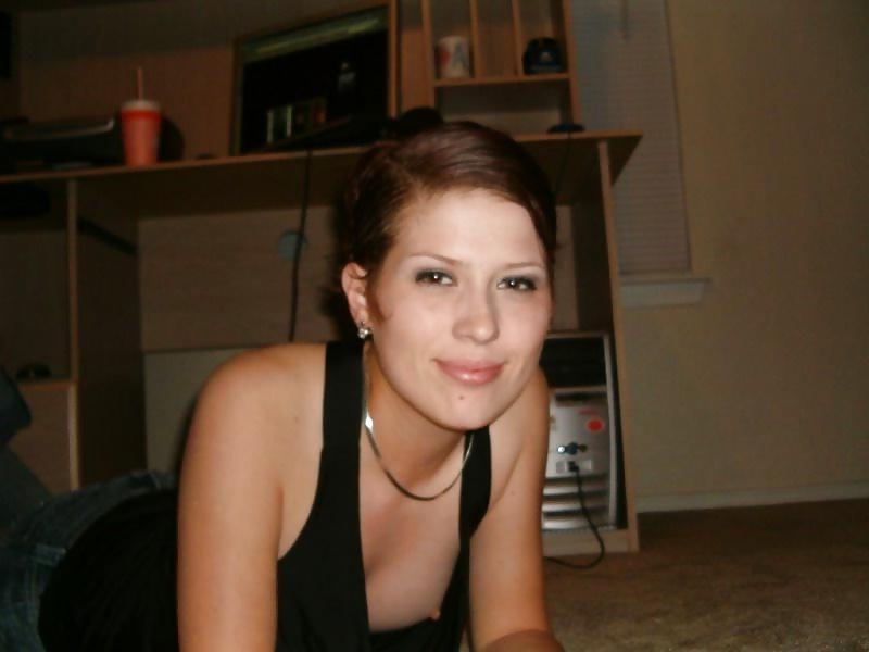 25P Amateur nip slips