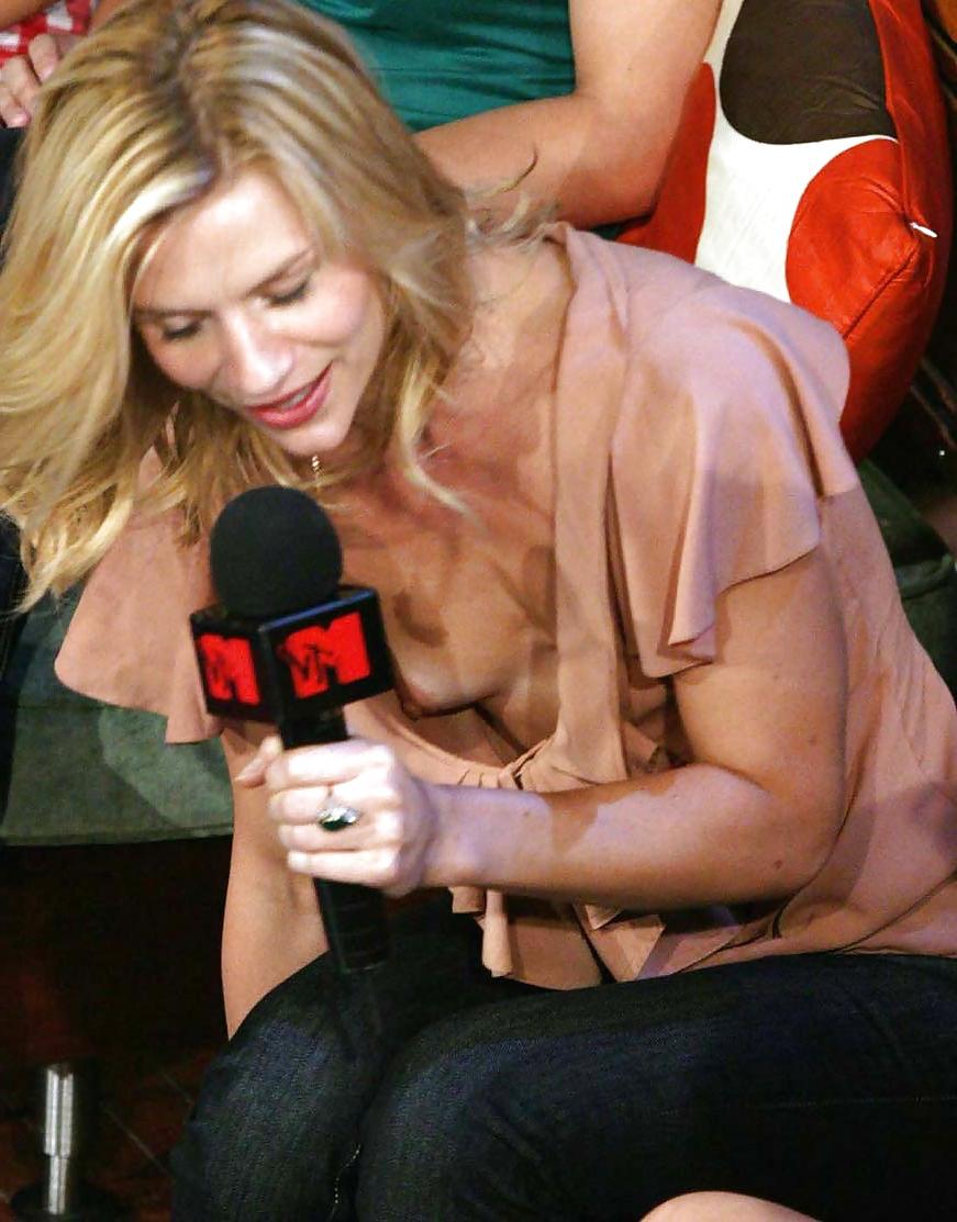 25P Amateur nip slips
