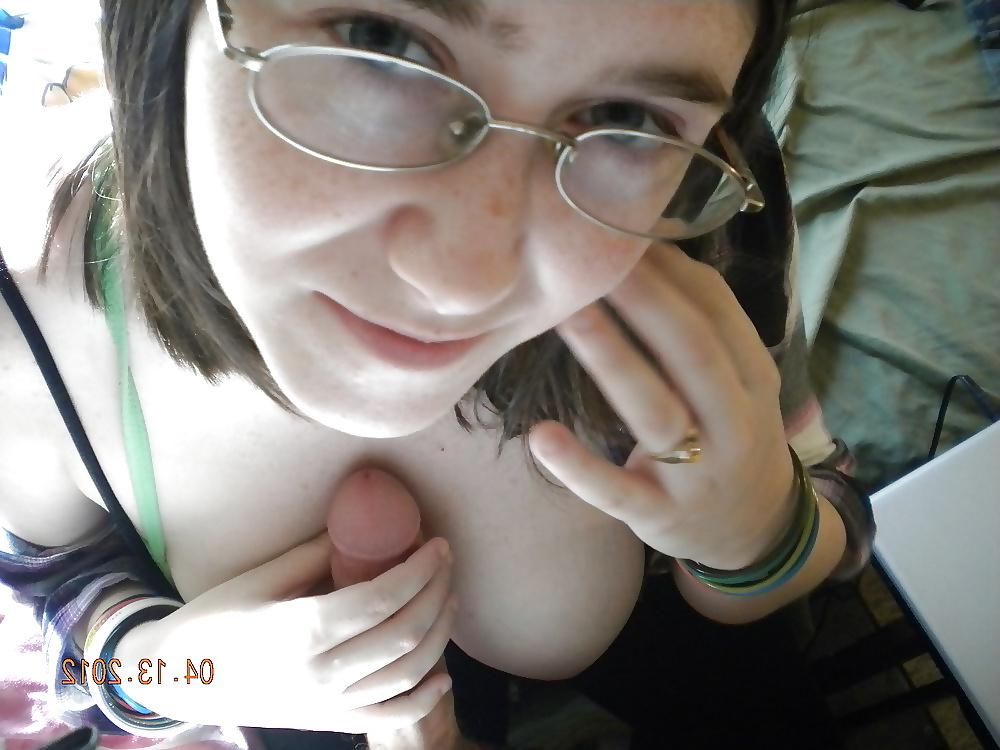25P Amateur nerd cocksuckers wearing glasses 