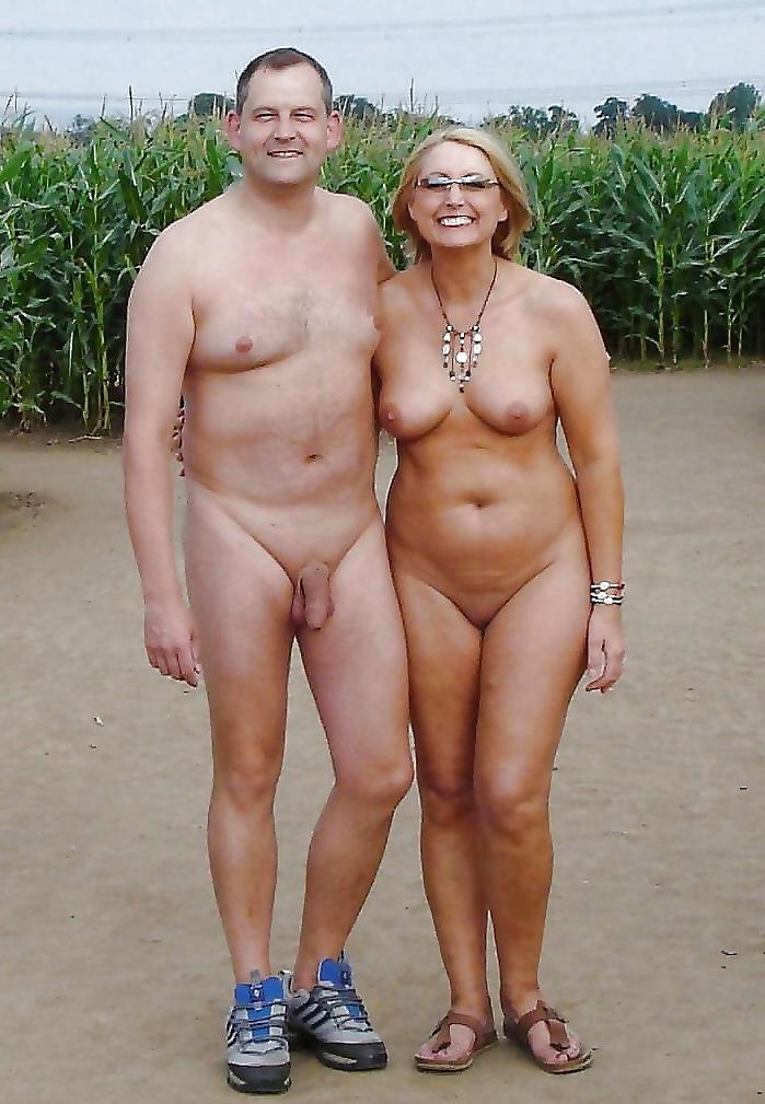 25P Amateur couples undressed 3