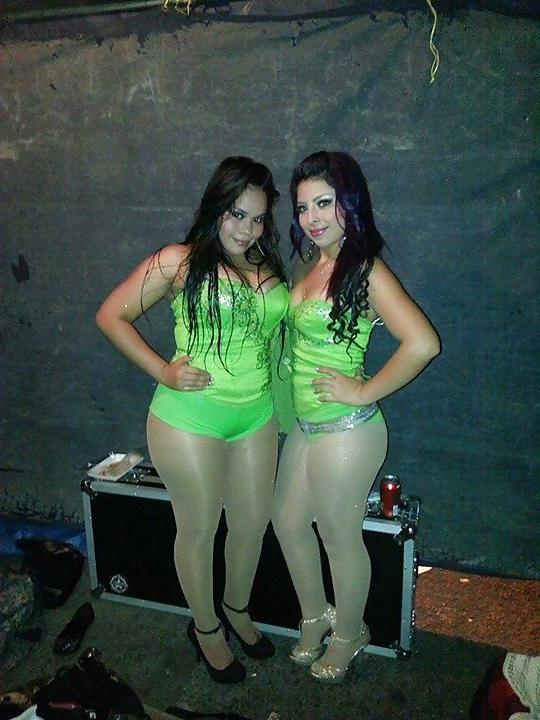 25P Amateur girls in tights and pantyhose