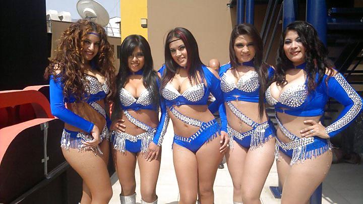 25P Amateur girls in tights and pantyhose