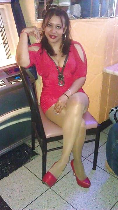 25P Amateur girls in tights and pantyhose