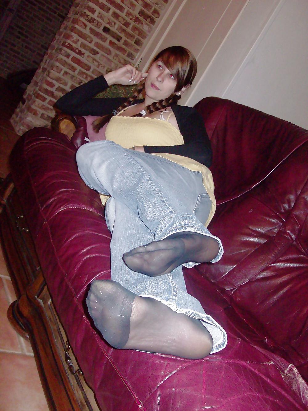 25P Amateur girl in pantyhose