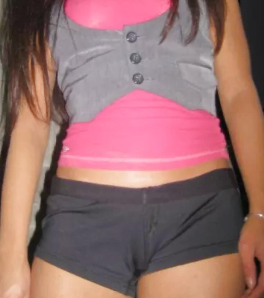 23P Amateur camel toes