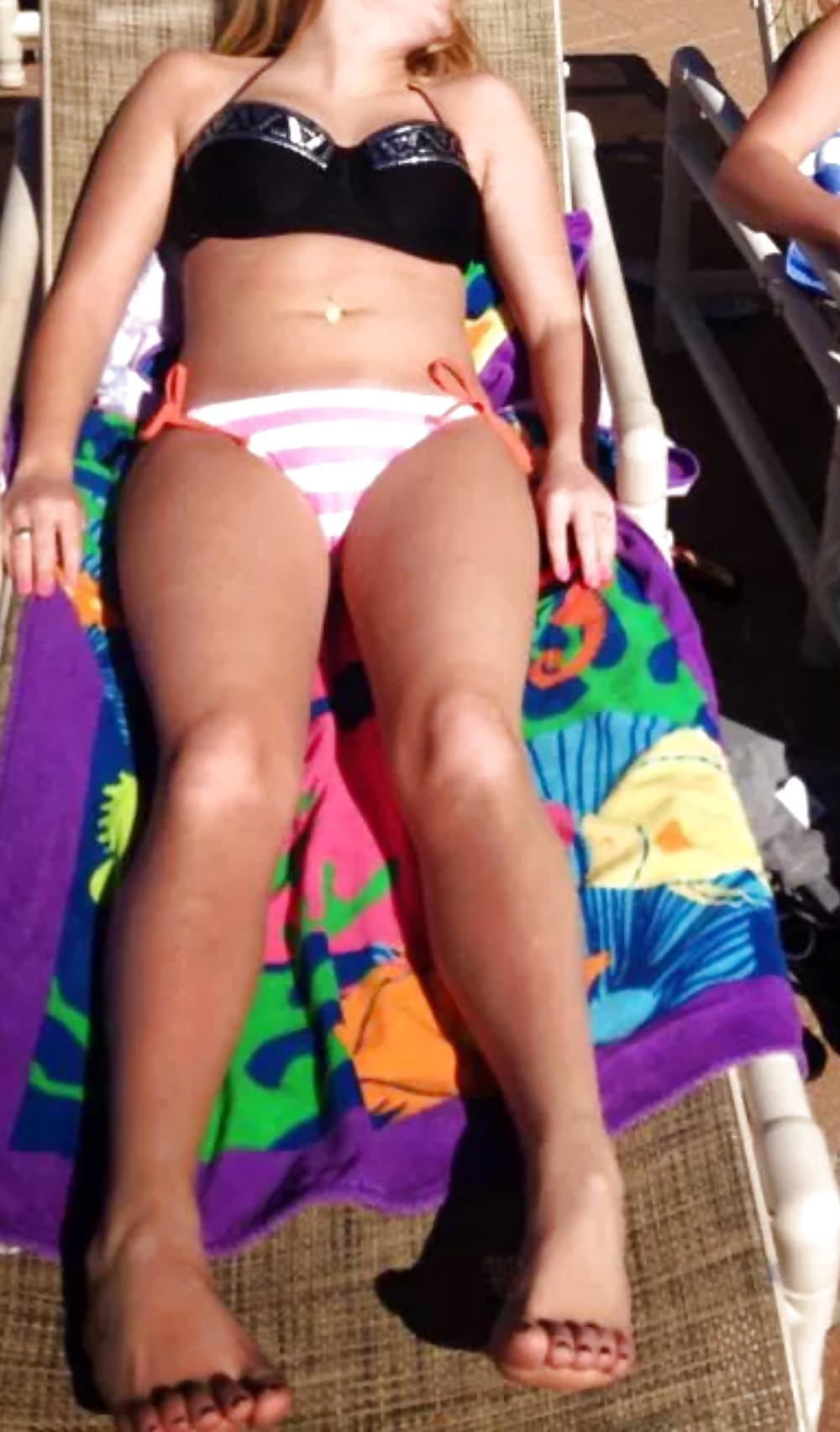 23P Amateur camel toes