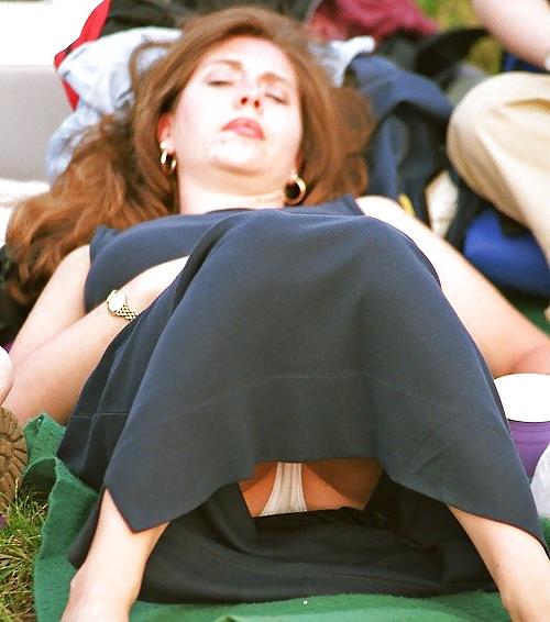 25P White panties 1:Amateur upskirt voyeur.
