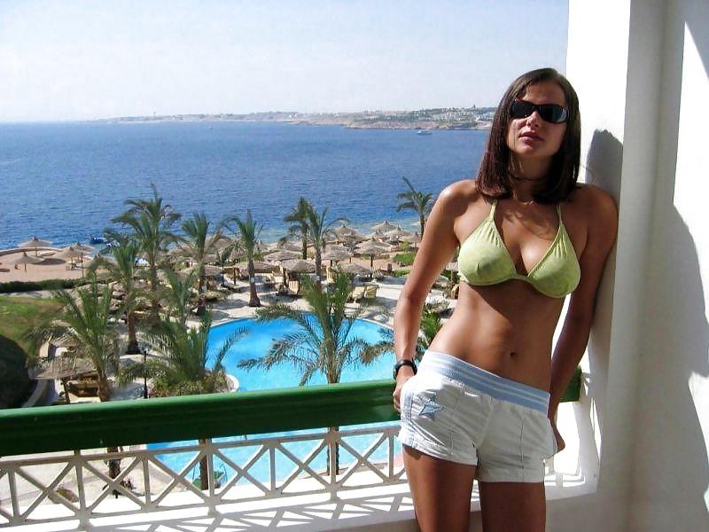 25P Amateur Teens on the Beach 