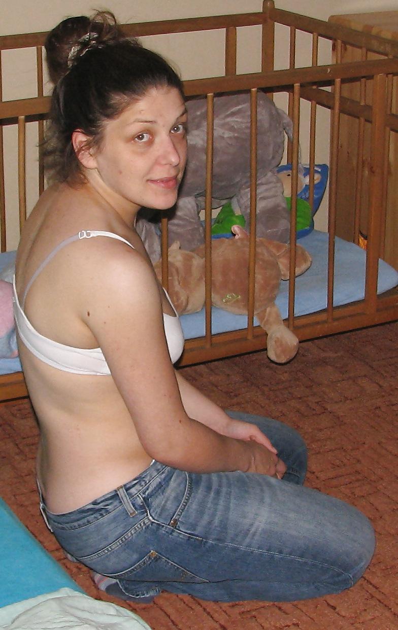 25P Pregnant amateur lactating tits nipples ass pussy preg nude