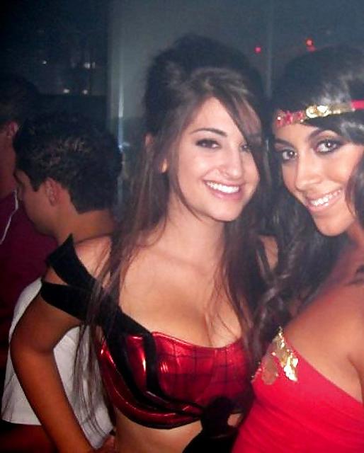 25P Beautiful Busty Amateur Brunette Gallery