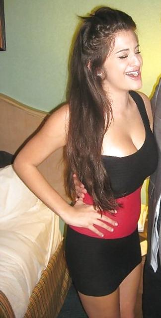 25P Beautiful Busty Amateur Brunette Gallery