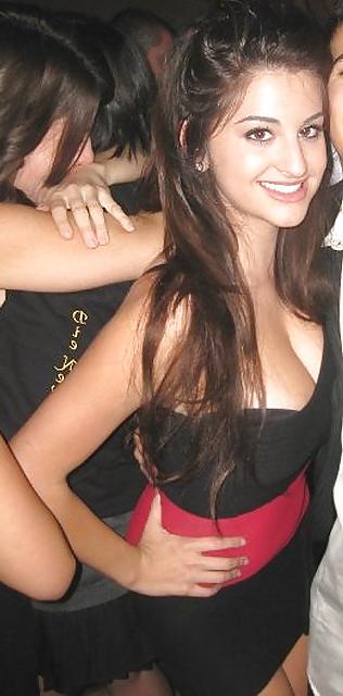 25P Beautiful Busty Amateur Brunette Gallery
