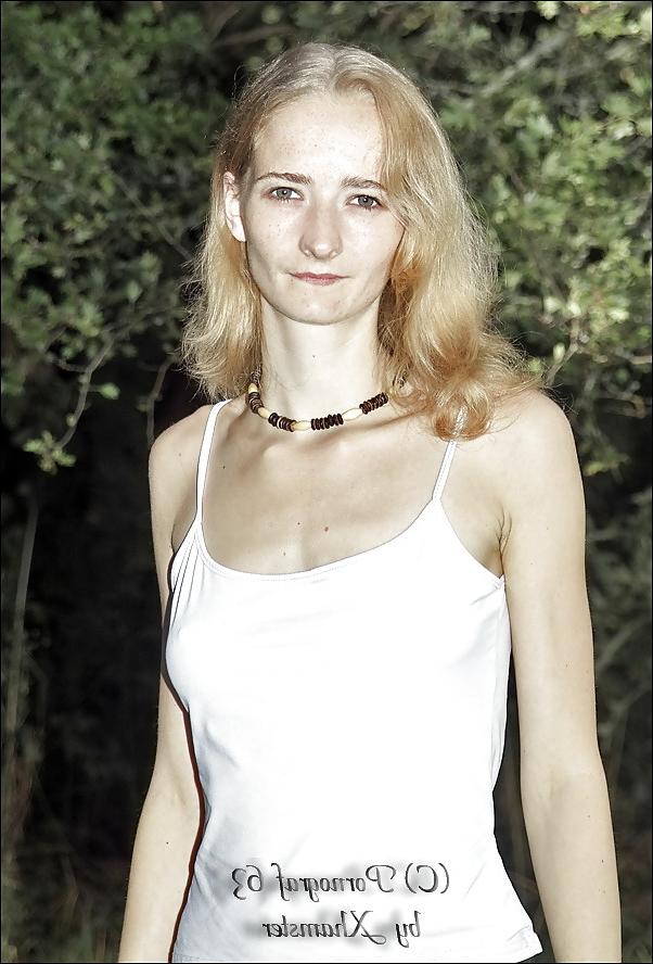 20P Amateurmodell NACKT in der Natur 02