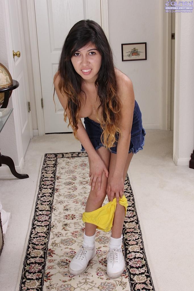 16P Big tits amateur babe Lucy James is showing her yellow panties