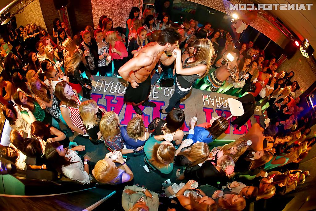 16P Dirty-minded amateurs going crazy at the wild drunk party