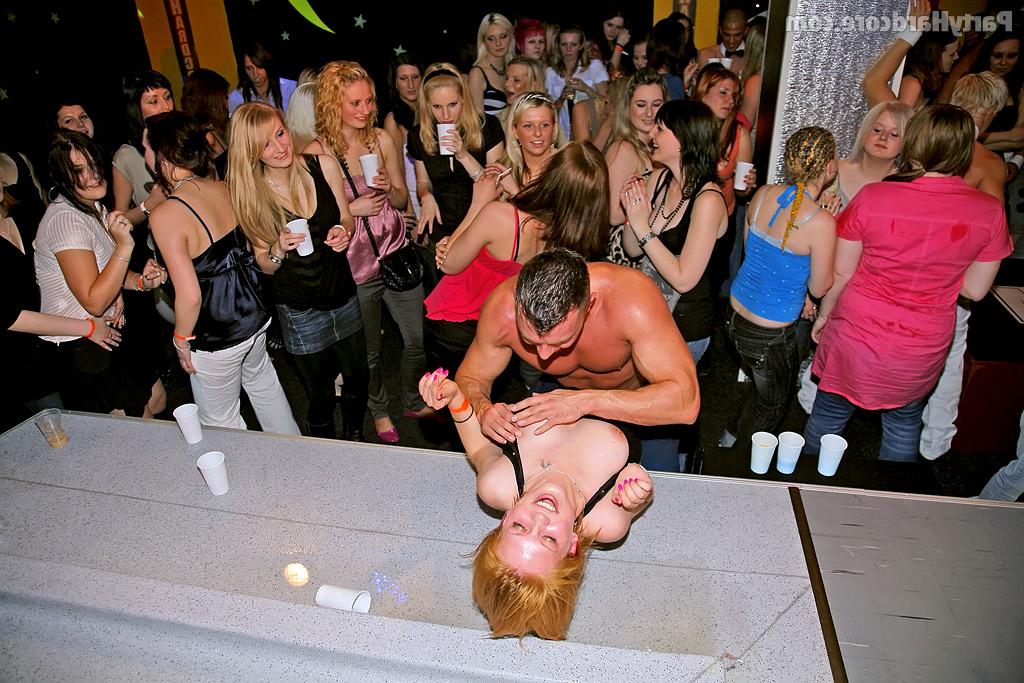 16P Slutty amateur gals showcasing their blowjob skills at the drunk party