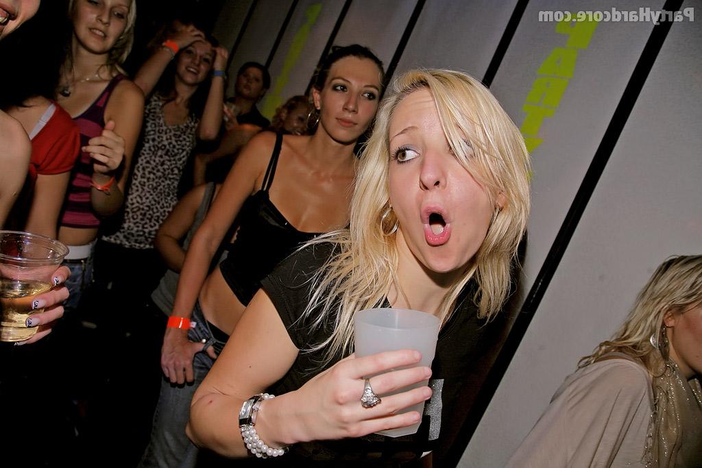 16P Drunk amateur chicks stripping and going down with male strippers