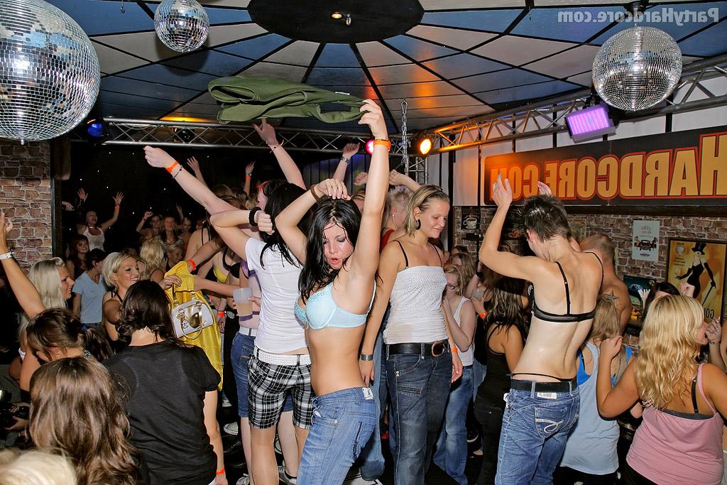 16P Drunk amateur chicks stripping and going down with male strippers