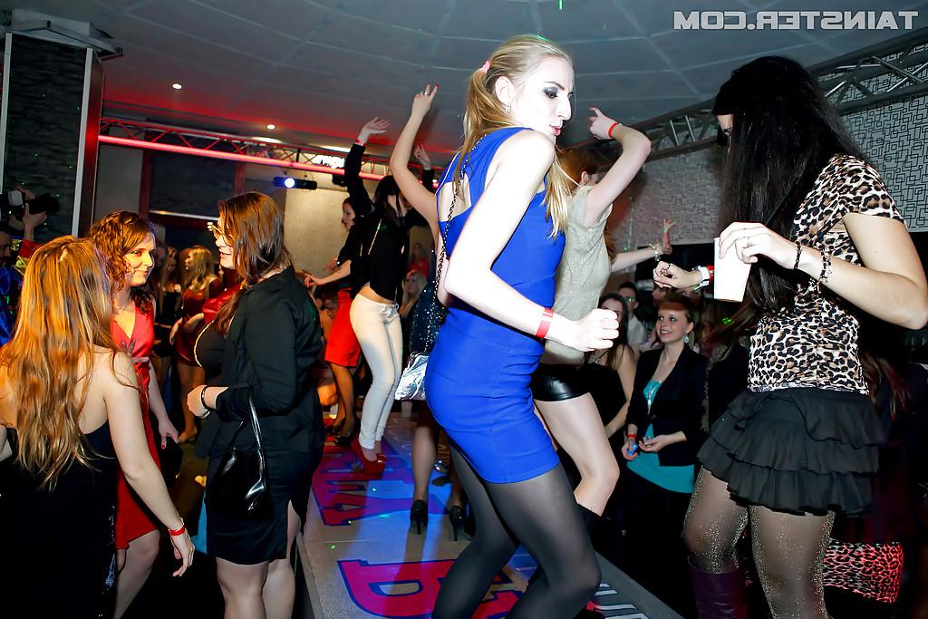 16P Sassy amateurs getting dirty at the party in the night club