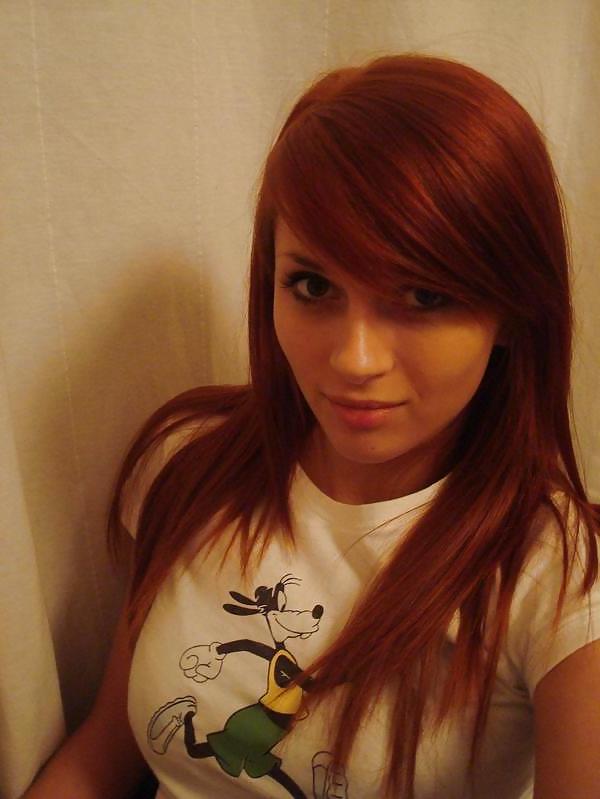 25P Amateur Redheads