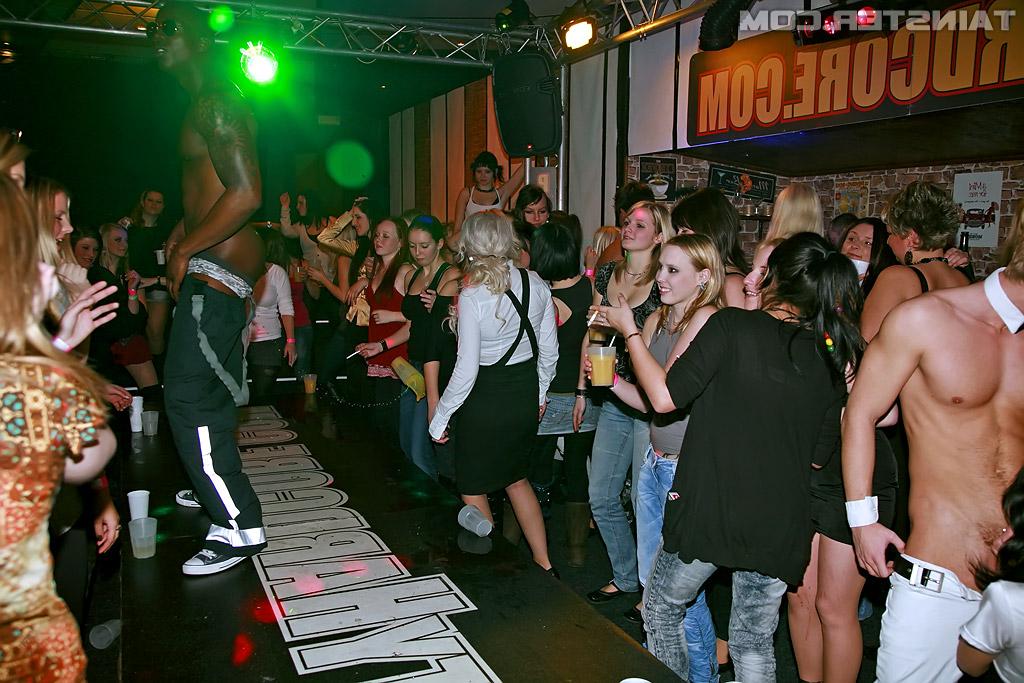 16P Cock starving amateur sluts going crazy at the sex party with male strippers