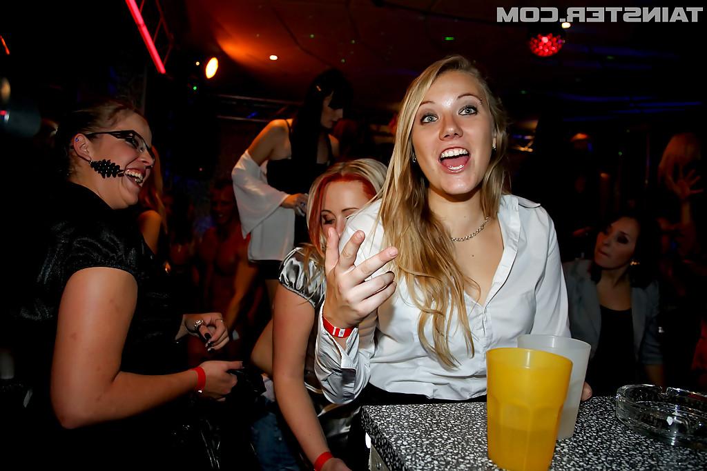 16P Nasty amateur lassies show off their blowjob skills at the drunk party