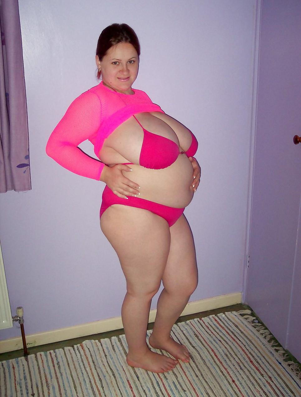 25P Voluptuous Pregnant Amateur Bikini Strip
