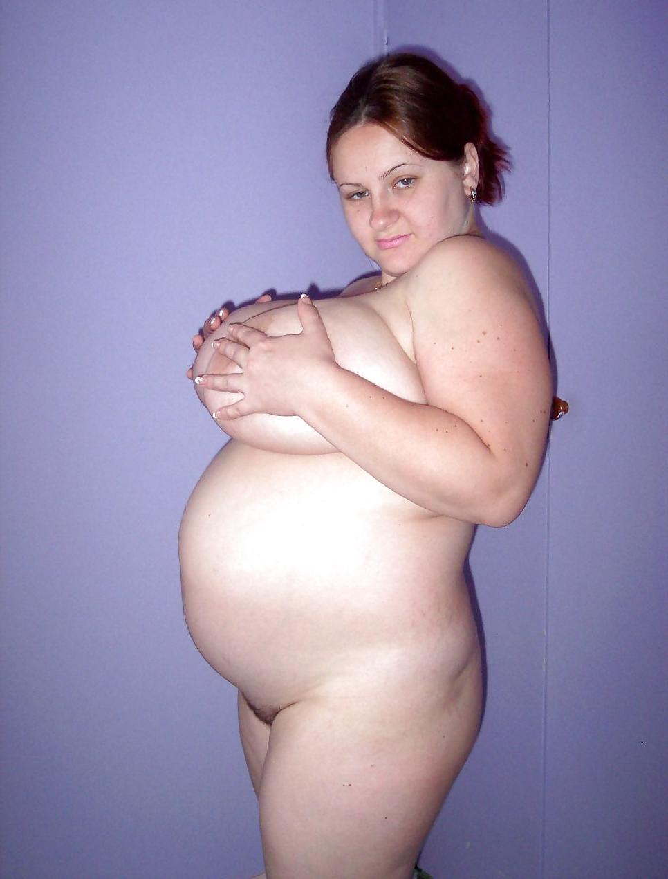 25P Voluptuous Pregnant Amateur Bikini Strip