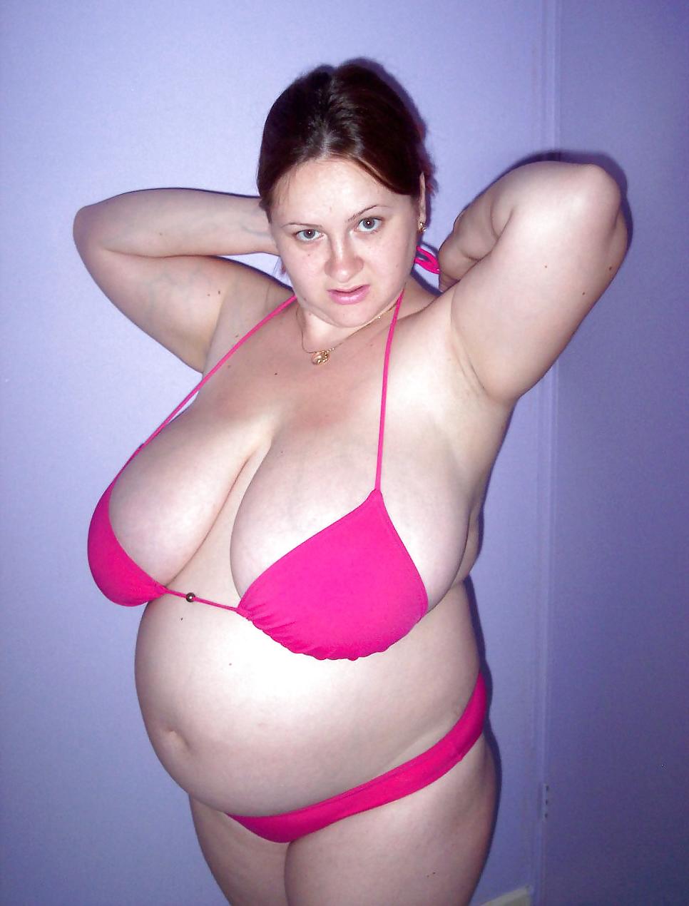 25P Voluptuous Pregnant Amateur Bikini Strip