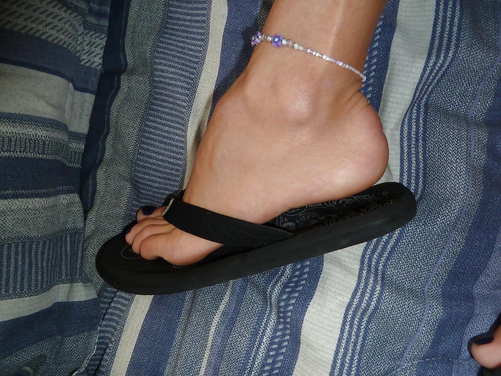 24P Teen feet amateur