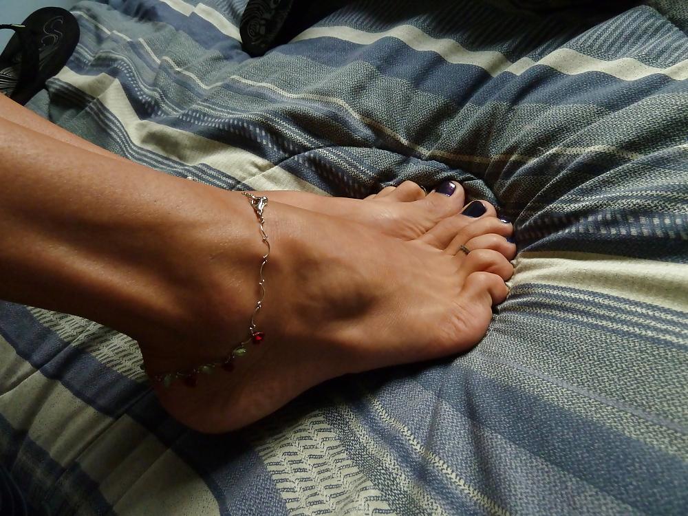 24P Teen feet amateur