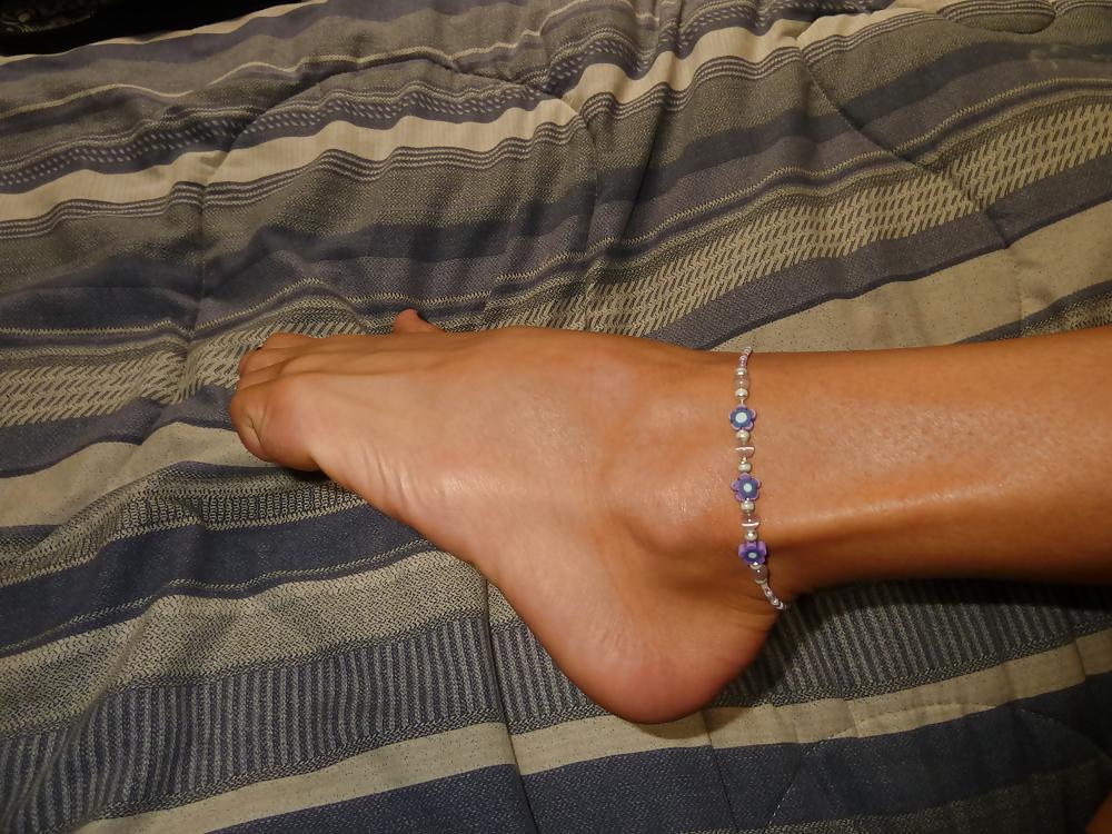 24P Teen feet amateur