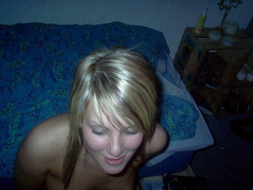 12P Young Blondie Loves Anal