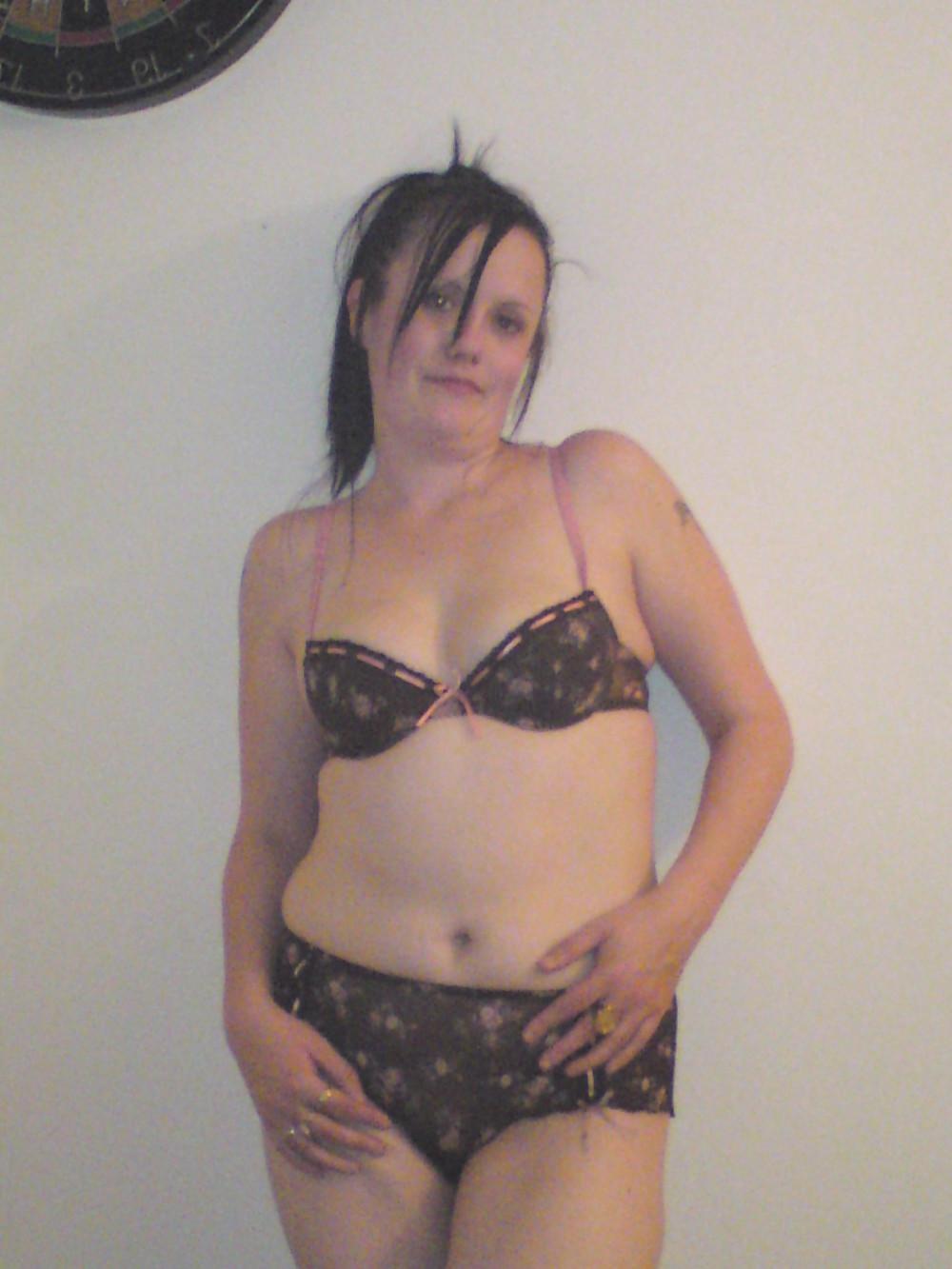 19P UK Amateur Chav Slut