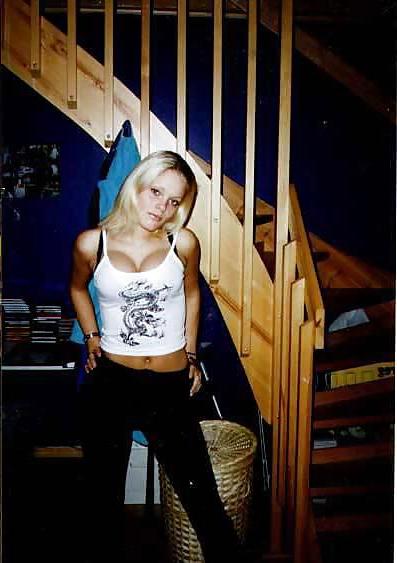25P BUSTY AMATEUR IV